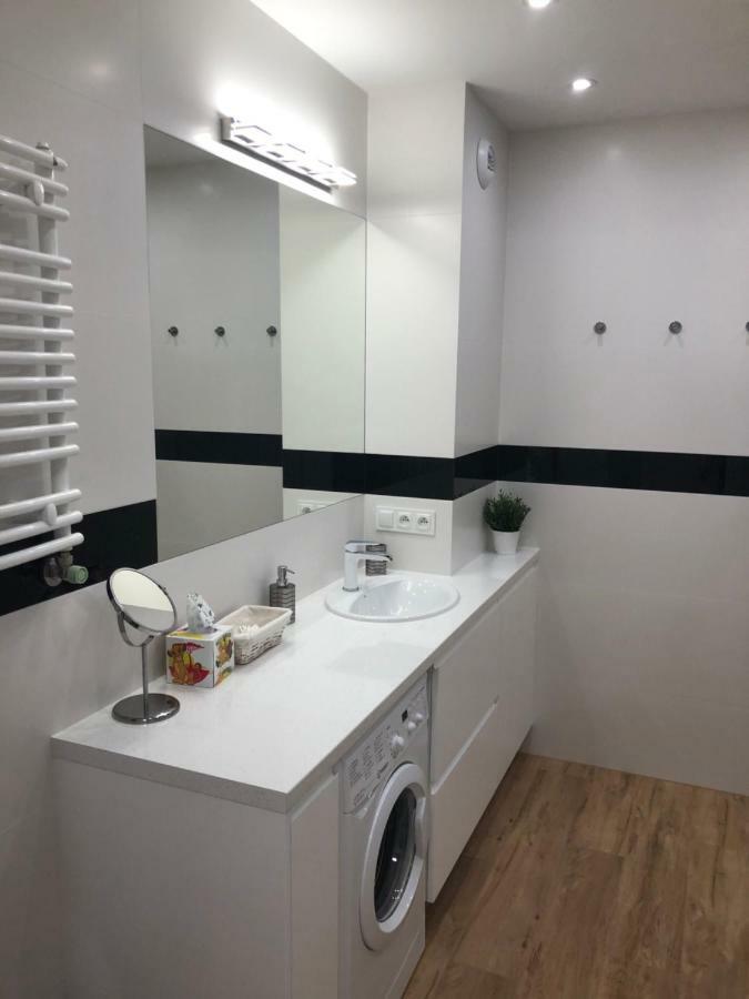 Klimatyzowany Apartament Roma Z Garazem Podziemnym Kielce Ngoại thất bức ảnh