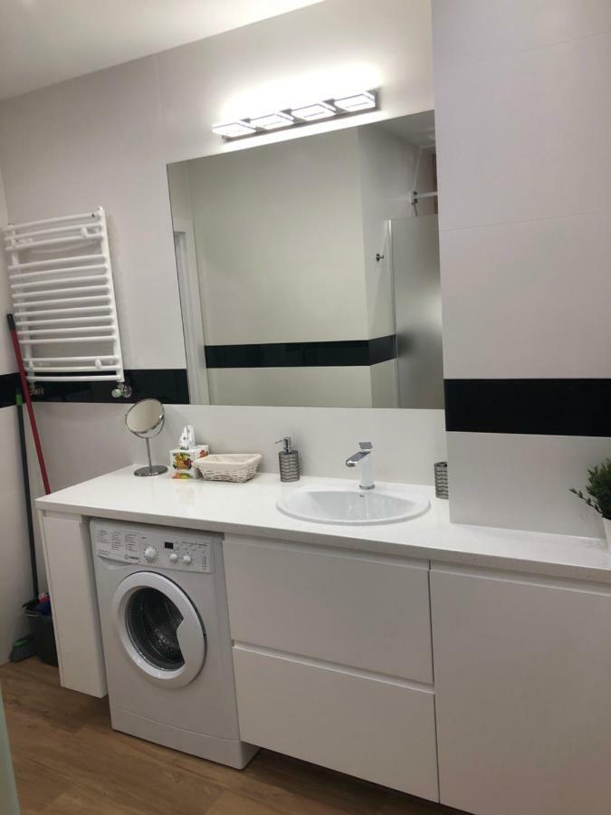 Klimatyzowany Apartament Roma Z Garazem Podziemnym Kielce Ngoại thất bức ảnh