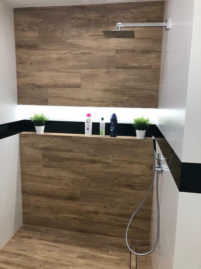Klimatyzowany Apartament Roma Z Garazem Podziemnym Kielce Ngoại thất bức ảnh